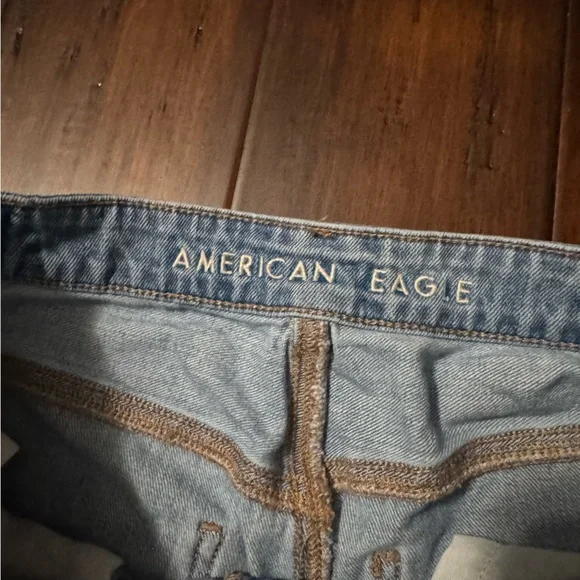American Eagle Outfitters Light Wash Straight Leg Jeans - Picture 3 of 5